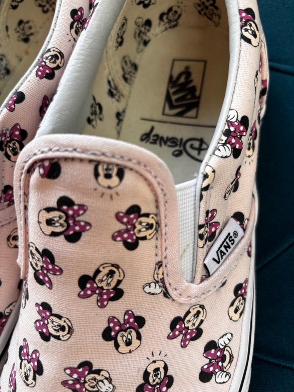 Minnie Mouse Vans Slip Ons Size 7 Kids/8.5 Womens EUC Pink White Disney - Picture 3 of 9